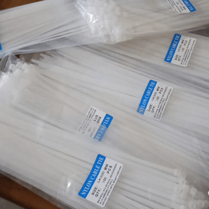 Colliers de serrage plastique